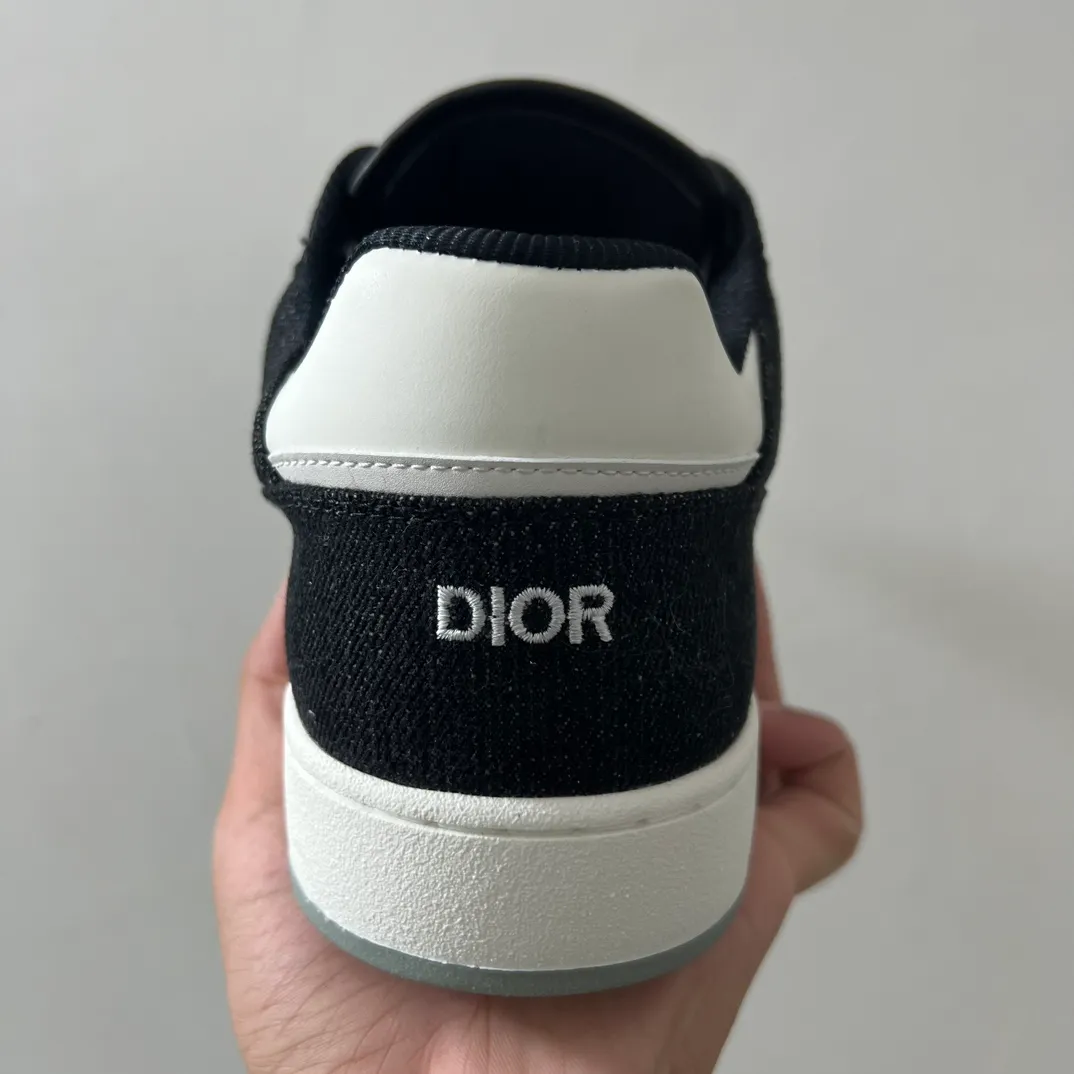 👟👟Ex-factory price 560👟👟 Men's size +10 Dior B27 series ✨2024 upgraded version purchasing agent grade ✨Super🔥sports shoes👫couple shoes. The high version 1:1 adopts oil edge lasting technology, the fabric is imported first-layer cowhide + high-tech fabric, and the inner cowhide + customized lining. TPU original engraved outsole. More than 30 colors of high-soled boots are available. Size: 35-42 for women and 38-46 for men. Bosses are welcome to compare...